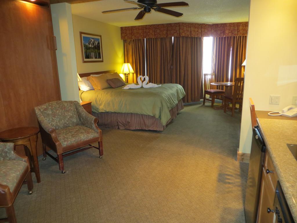 The Grand Lodge Hotel And Suites Mount Crested Butte Room photo