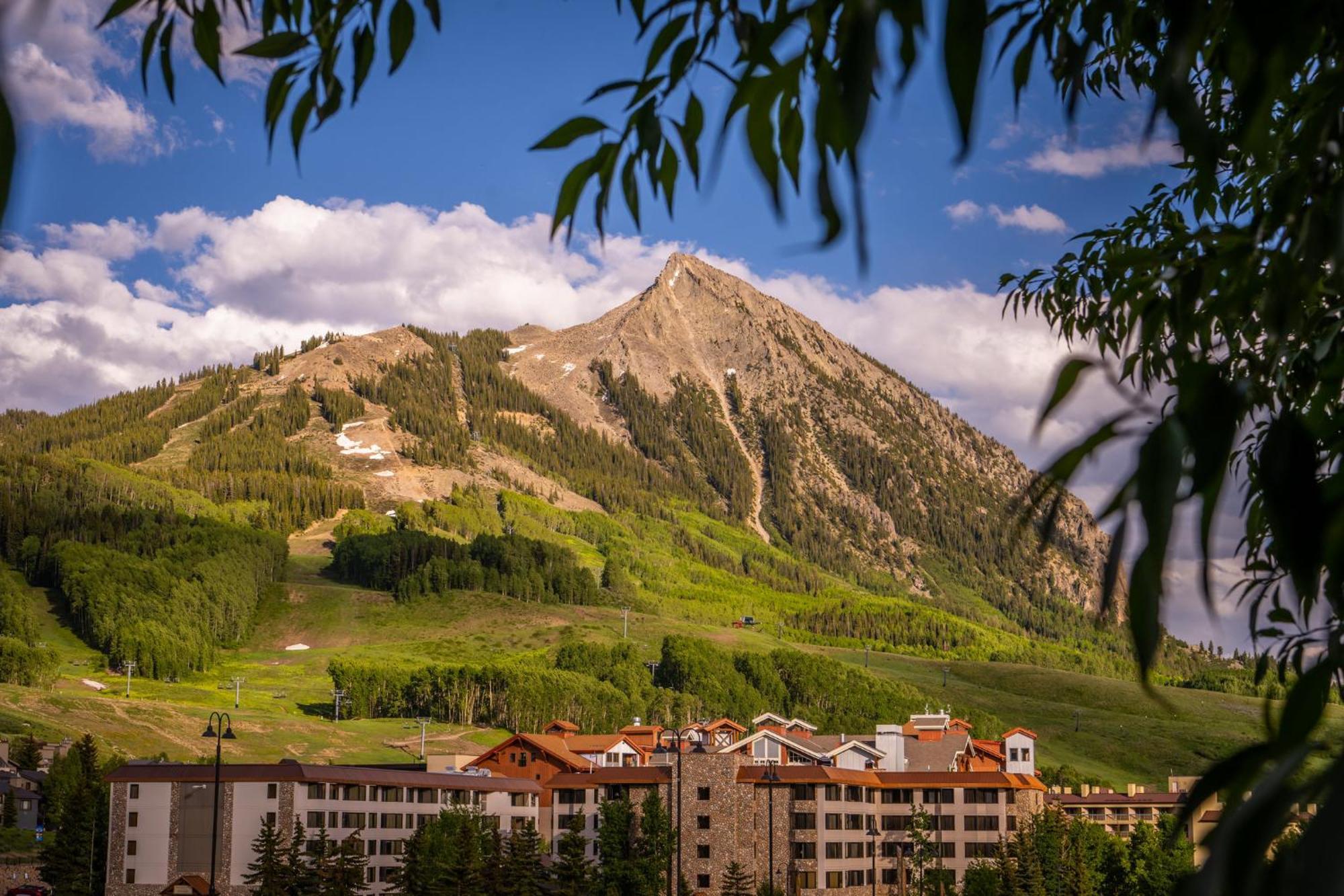 The Grand Lodge Hotel And Suites Mount Crested Butte Exterior photo