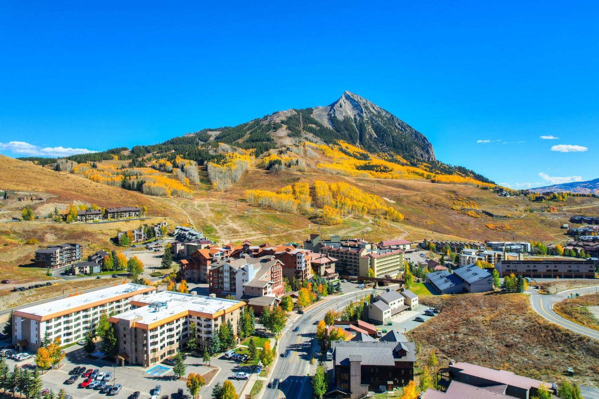 The Grand Lodge Hotel And Suites Mount Crested Butte Exterior photo