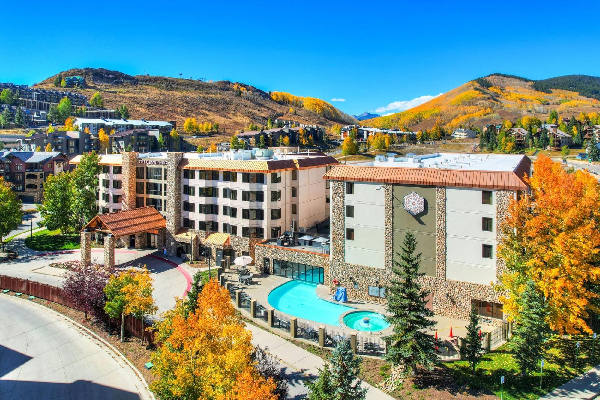 The Grand Lodge Hotel And Suites Mount Crested Butte Exterior photo