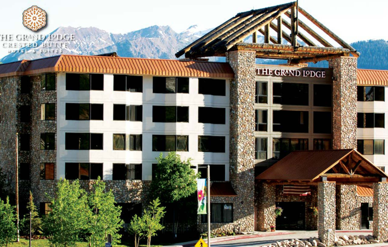 The Grand Lodge Hotel And Suites Mount Crested Butte Exterior photo